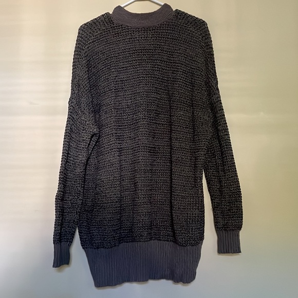 Urban Outfitter Long Gray Knit Cardigan - Picture 2 of 4